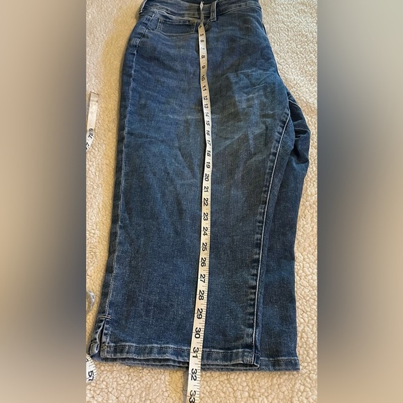 St John’s Bay Women’s Blue Denim Capri with Pockets  size 24W New With Tags - Picture 6 of 12
